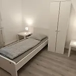 Work And 90 Qm 7 Betten 3 Schlafzimmer Mit Balkon Und Kraftraum 44 Oben Apartament