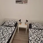 Work And 90 Qm 7 Betten 3 Schlafzimmer Mit Balkon Und Kraftraum 44 Oben Apartament Plettenberg