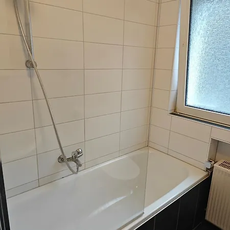 Work And 90 Qm 7 Betten 3 Schlafzimmer Mit Balkon Und Kraftraum 44 Oben דירה פלטנברג