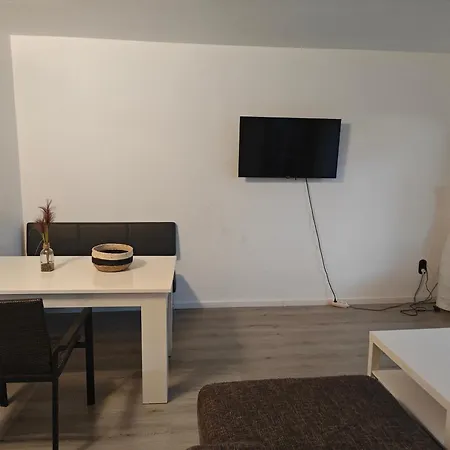 Work And 90 Qm 7 Betten 3 Schlafzimmer Mit Balkon Und Kraftraum 44 Oben דירה פלטנברג