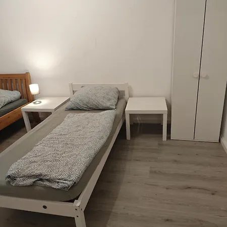 Work And 90 Qm 7 Betten 3 Schlafzimmer Mit Balkon Und Kraftraum 44 Oben דירה *