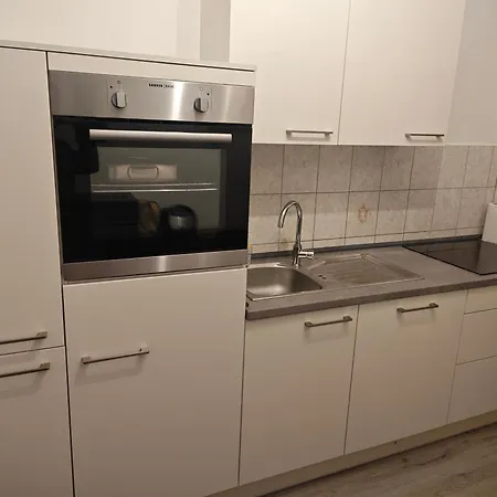 Work And 90 Qm 7 Betten 3 Schlafzimmer Mit Balkon Und Kraftraum 44 Oben דירה *