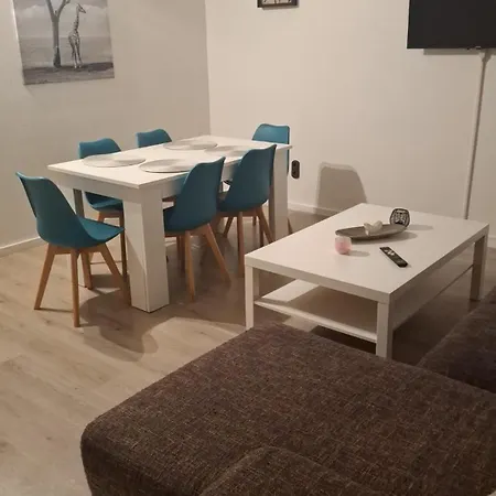 Work And 90 Qm 7 Betten 3 Schlafzimmer Mit Balkon Und Kraftraum 44 Oben Lejlighed Plettenberg