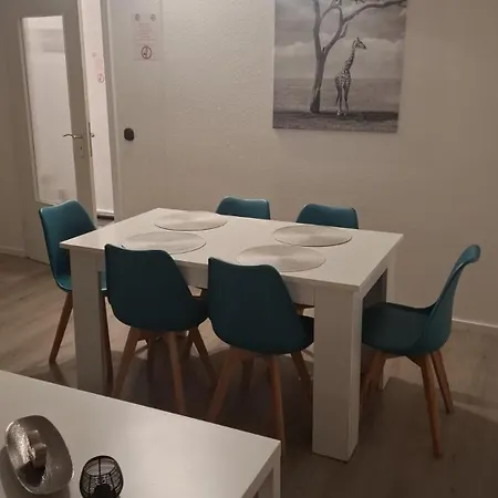Work And 90 Qm 7 Betten 3 Schlafzimmer Mit Balkon Und Kraftraum 44 Oben Lejlighed Plettenberg