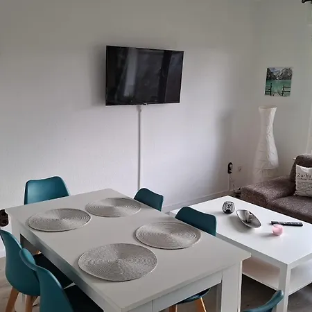 Work And 90 Qm 7 Betten 3 Schlafzimmer Mit Balkon Und Kraftraum 44 Oben Apartament Plettenberg