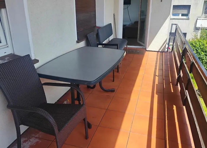 Work And 90 Qm 7 Betten 3 Schlafzimmer Mit Balkon Und Kraftraum 44 Oben