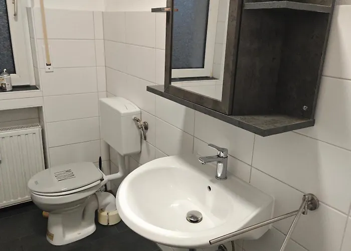 Work And 90 Qm 7 Betten 3 Schlafzimmer Mit Balkon Und Kraftraum 44 Oben * Plettenberg