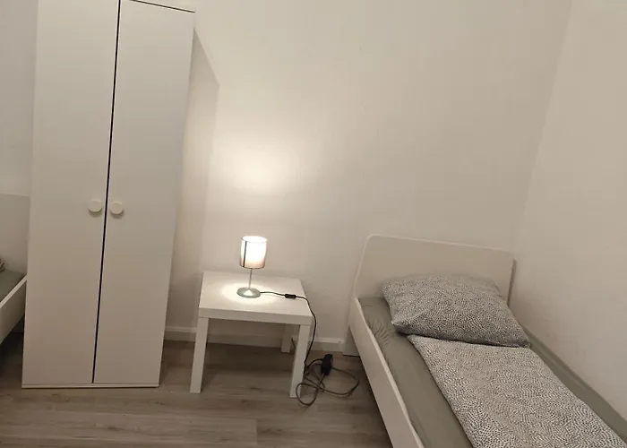 Work And 90 Qm 7 Betten 3 Schlafzimmer Mit Balkon Und Kraftraum 44 Oben * Plettenberg