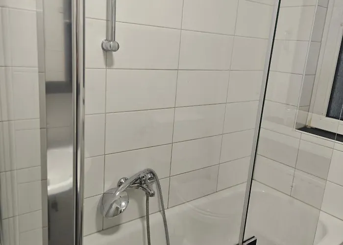 Work And 90 Qm 7 Betten 3 Schlafzimmer Mit Balkon Und Kraftraum 44 Oben Lejlighed Plettenberg