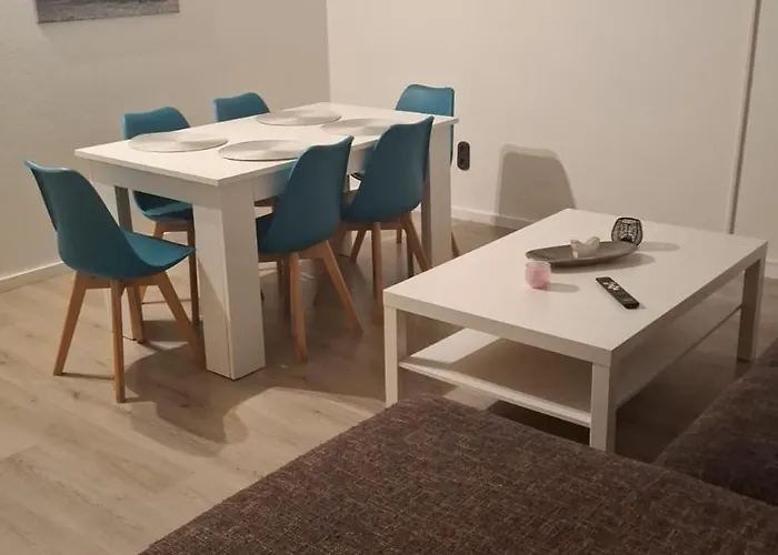 Work And 90 Qm 7 Betten 3 Schlafzimmer Mit Balkon Und Kraftraum 44 Oben Lejlighed Plettenberg