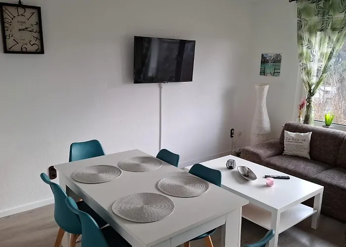 Work And 90 Qm 7 Betten 3 Schlafzimmer Mit Balkon Und Kraftraum 44 Oben Lejlighed Plettenberg